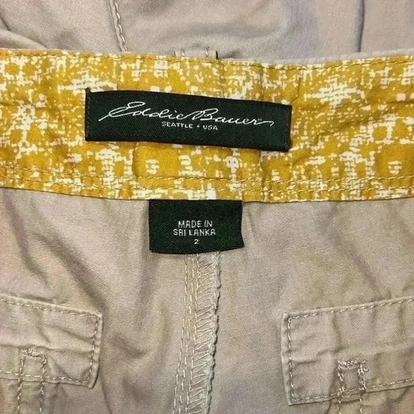 Eddie Bauer Bermuda Women’s Shorts A8 - Picture 3 of 3